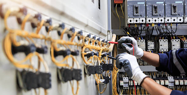 Professional Electrician technician working in Steiner Ranch, TX